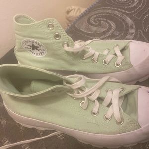 Platfrom mint green converse size womens 8.5.
